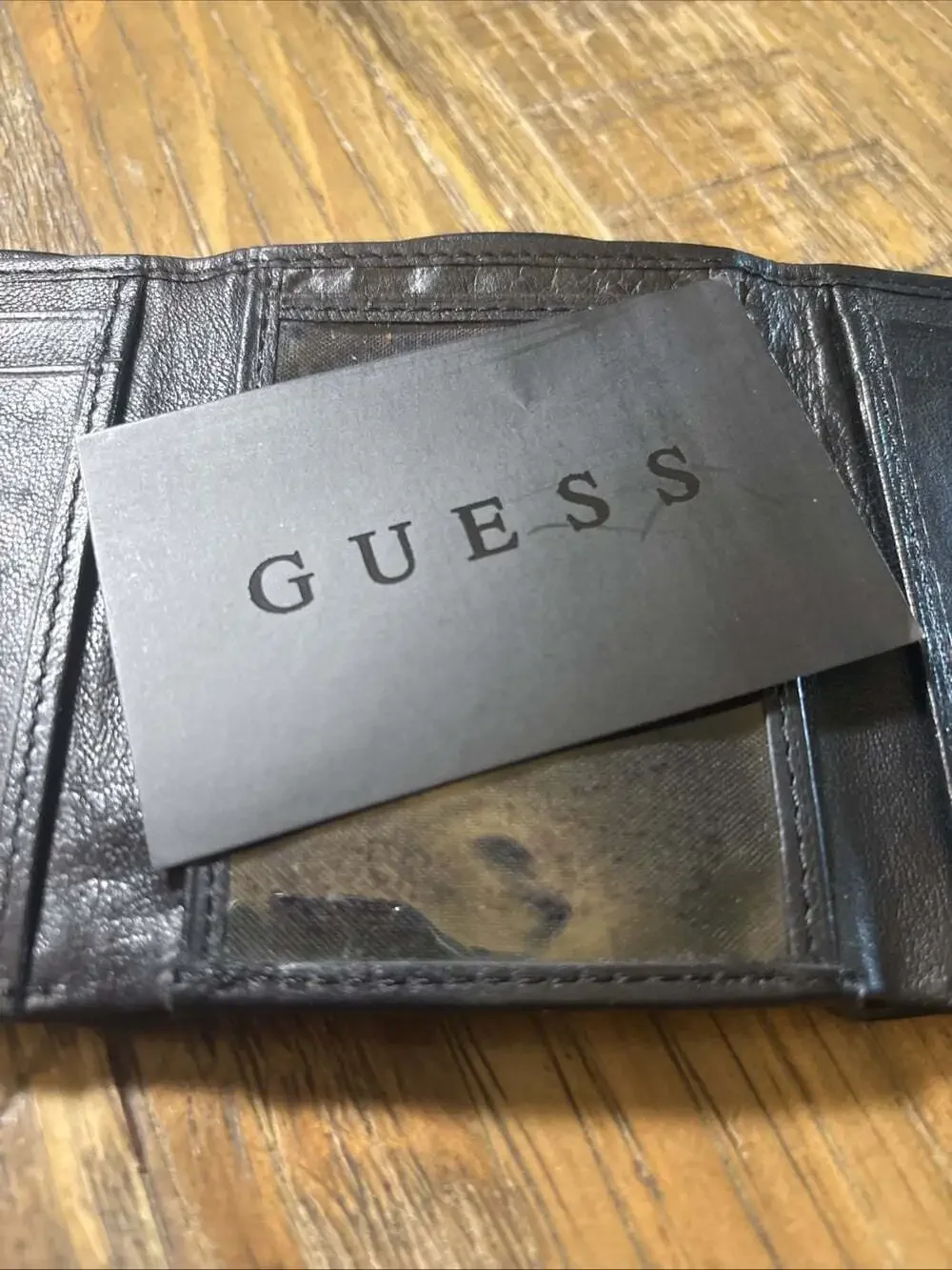 Vintage Guess Genuine Leather Men’s Wallet